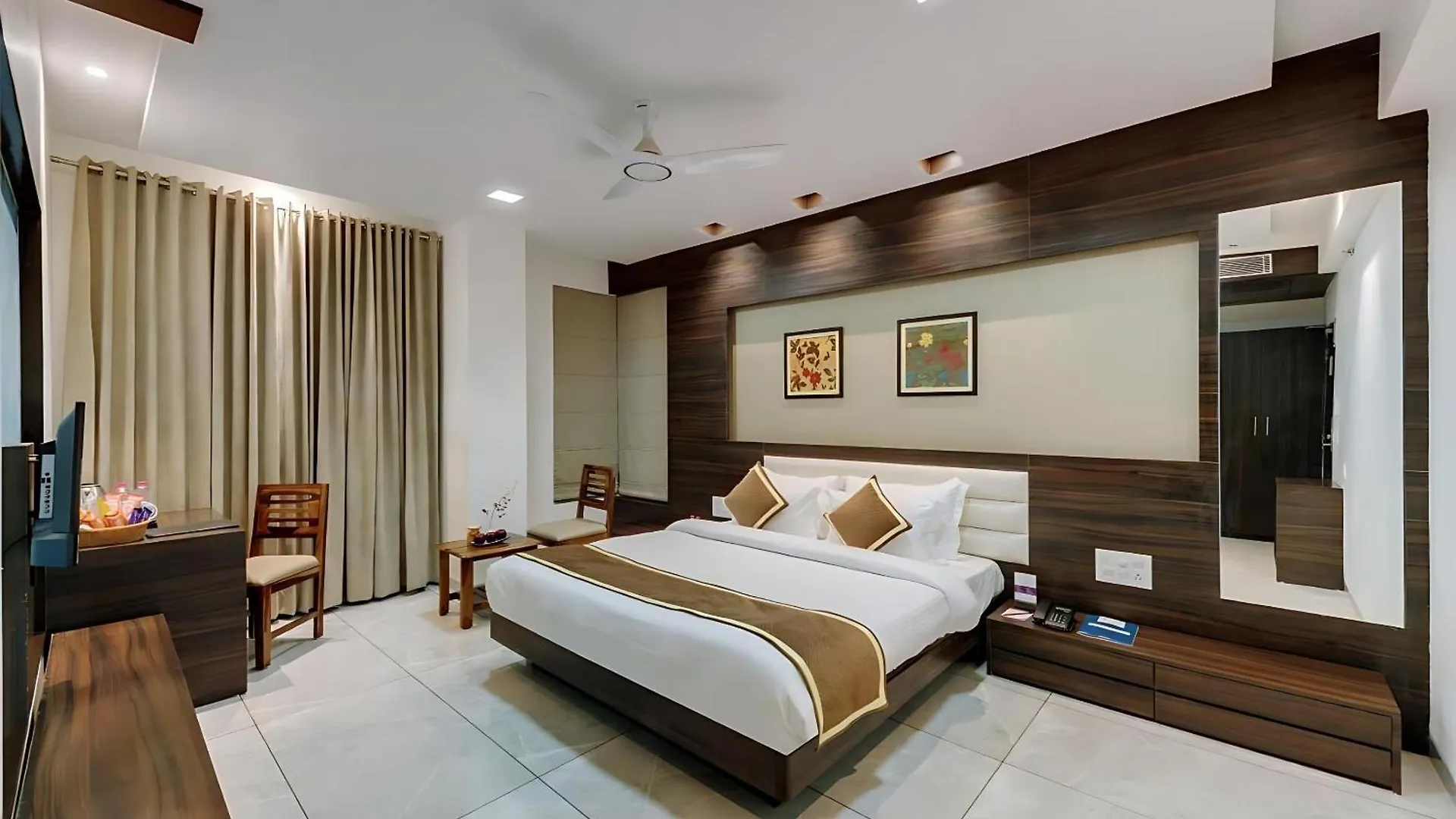 Hotel Savi Suryaprakash 우다이푸르 3*,  인도