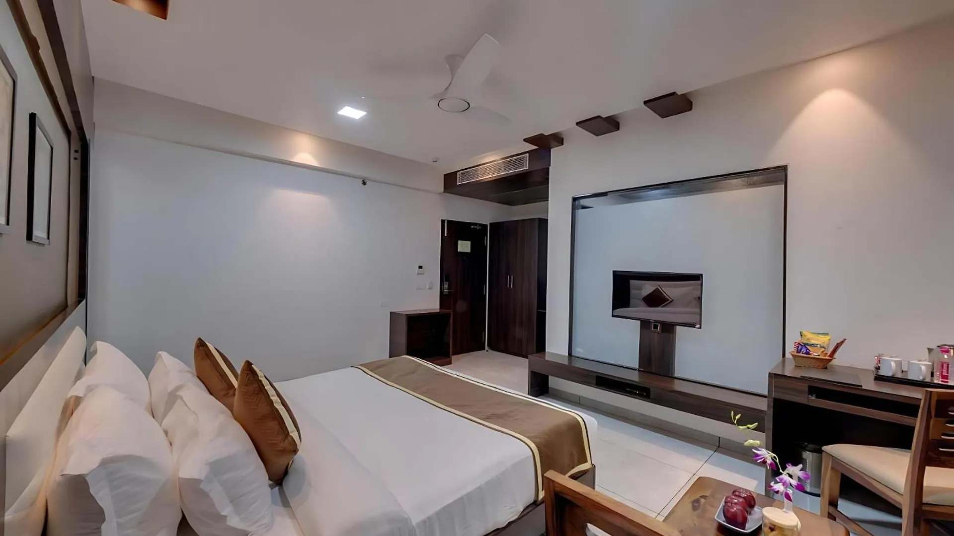 Hotel Savi Suryaprakash 우다이푸르