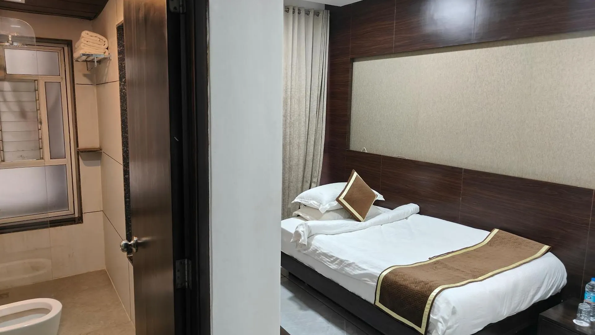 Hotel Savi Suryaprakash 우다이푸르