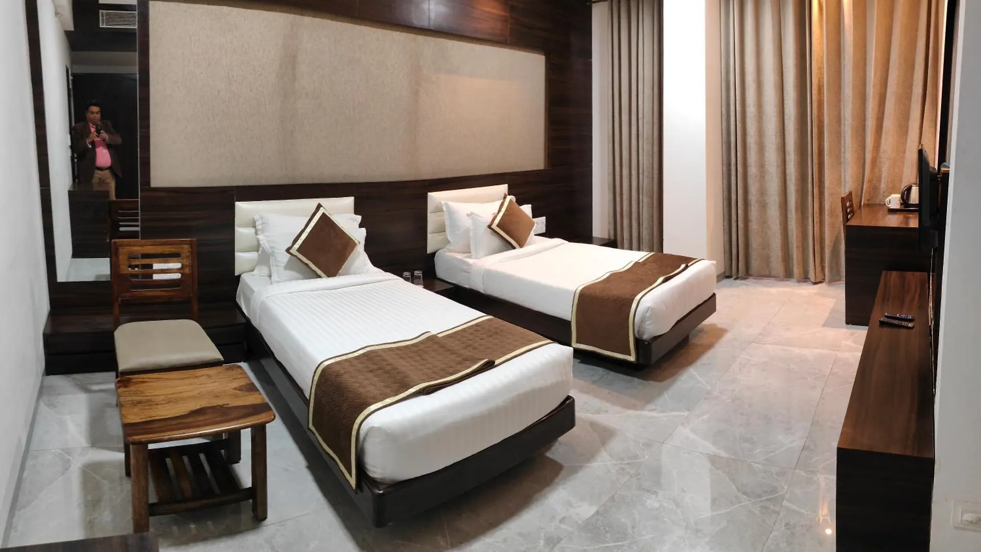 Hotel Savi Suryaprakash 우다이푸르 인도